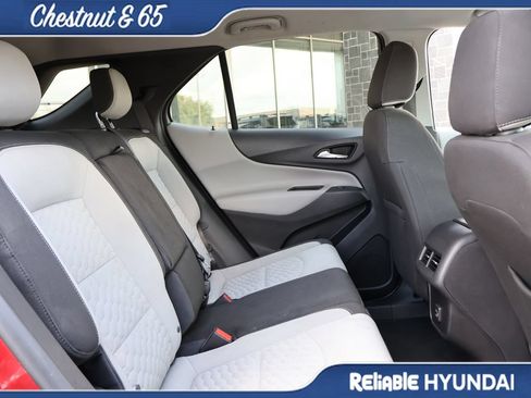 Used 2019 Chevrolet Equinox LT w/ Driver Convenience Package FWD image 13