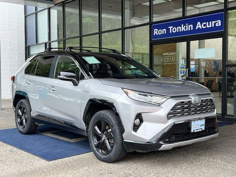 Used 2019 Toyota RAV4 XSE image 2