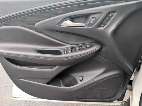 Used 2018 Buick Envision Essence FWD image 19