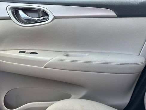Used 2015 Nissan Sentra S image 21