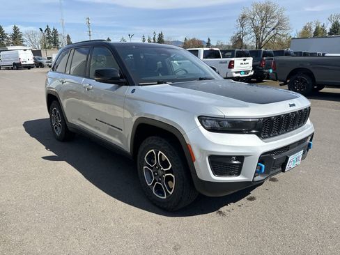 Used 2022 Jeep Grand Cherokee Trailhawk w/ Advanced Protech Group II image 6