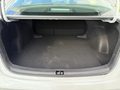 Used 2022 Toyota Corolla LE FWD image 14
