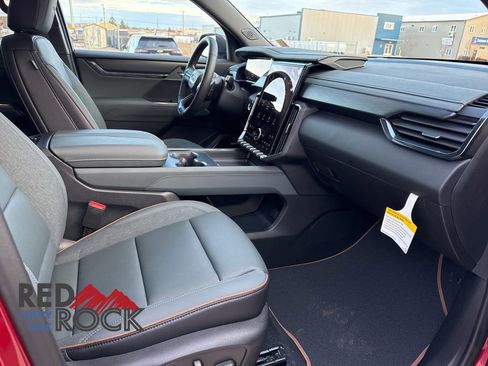 New 2026 GMC Acadia AT4 w/ Luxury Package image 11