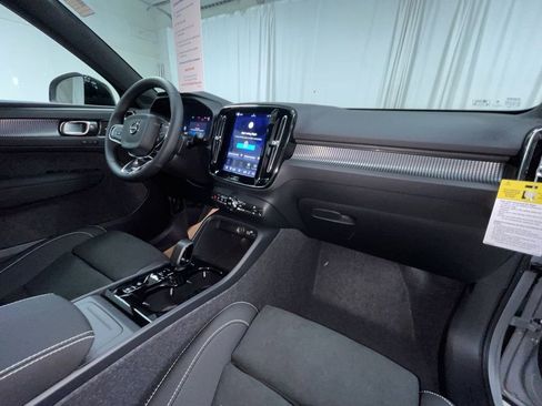 New 2026 Volvo XC40 B5 Ultra w/ Protection Package Premier image 7