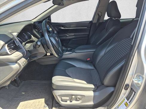 Used 2023 Toyota Camry SE FWD image 10