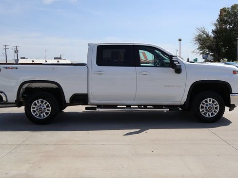 Used 2025 Chevrolet Silverado 2500 LT w/ Convenience Package AWD/4WD image 7