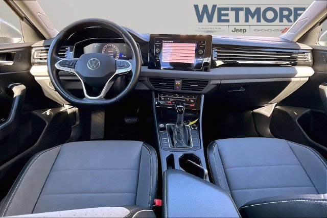 Used 2025 Volkswagen Jetta SE FWD image 7