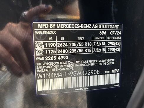 Used 2025 Mercedes-Benz GLB 250 4MATIC image 44