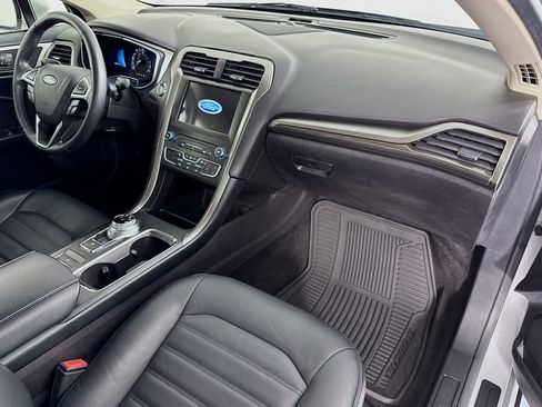 Used 2017 Ford Fusion Energi SE FWD image 27