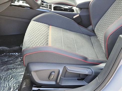 New 2025 Volkswagen Golf SE image 4