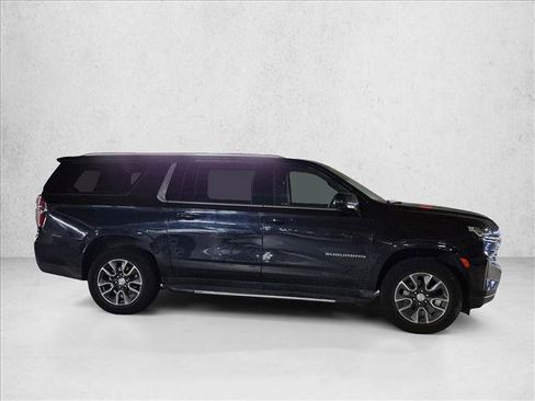 Used 2023 Chevrolet Suburban LT w/ LT Signature Plus Package RWD image 4