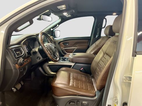 Used 2021 Nissan Titan Platinum Reserve w/ Moonroof Package AWD/4WD image 22