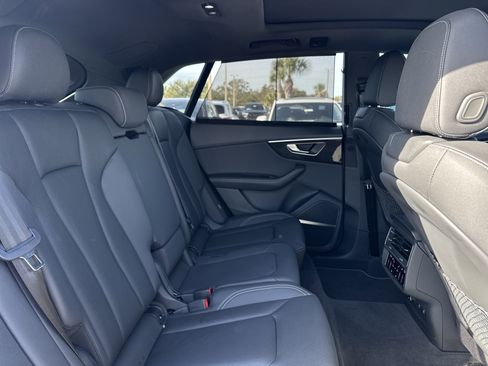 Used 2023 Audi Q8 Premium Plus w/ Premium Plus Package image 7