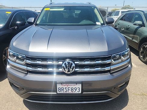 Used 2018 Volkswagen Atlas SE FWD image 2