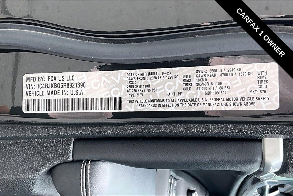 Used 2024 Jeep Grand Cherokee L Limited AWD/4WD image 19