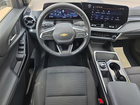 Used 2026 Chevrolet Equinox LT FWD image 12