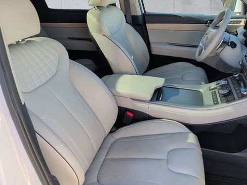 Used 2024 Hyundai Palisade Limited image 13