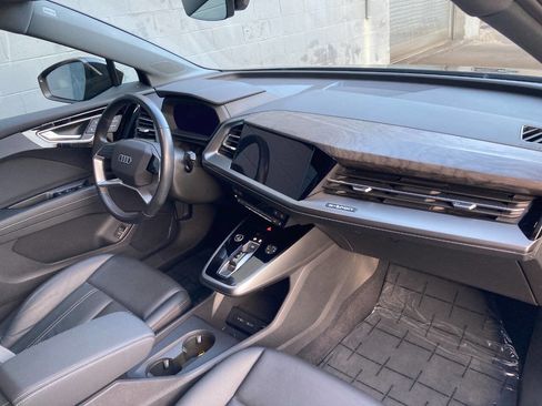 Used 2023 Audi Q4 e-tron Premium w/ Convenience Package image 8