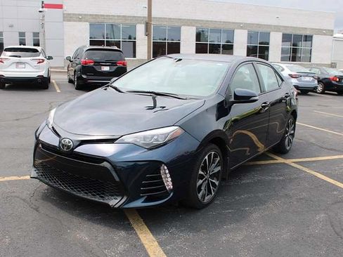 Used 2019 Toyota Corolla SE w/ SE Premium Package FWD image 2