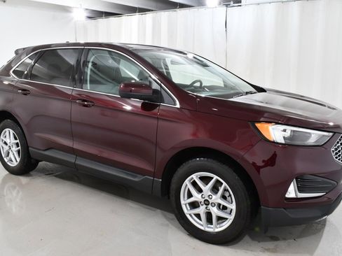 Used 2024 Ford Edge SEL w/ Convenience Package image 5