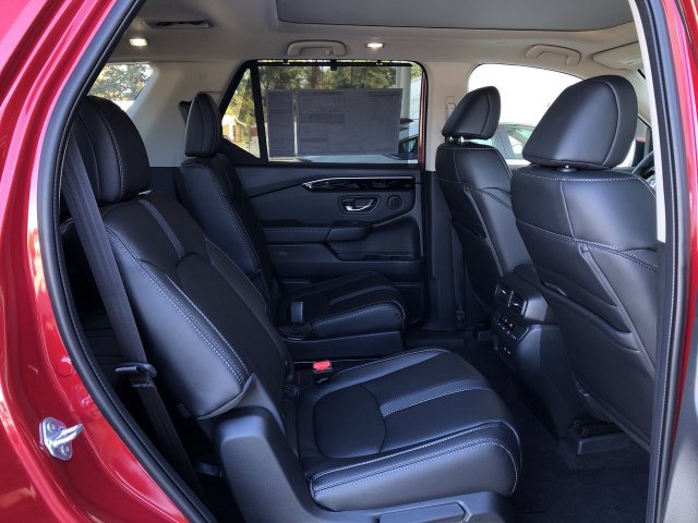 Certified 2024 Honda Pilot Touring image 12