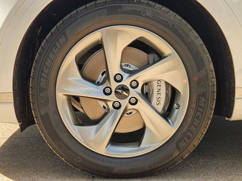 New 2026 Genesis GV70 2.5T Advanced w/ G1 Accessory Package AWD/4WD image 9