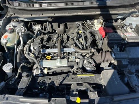 Used 2023 Nissan Kicks SV image 4