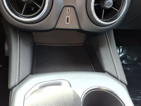 Used 2025 Chevrolet Blazer LT image 46