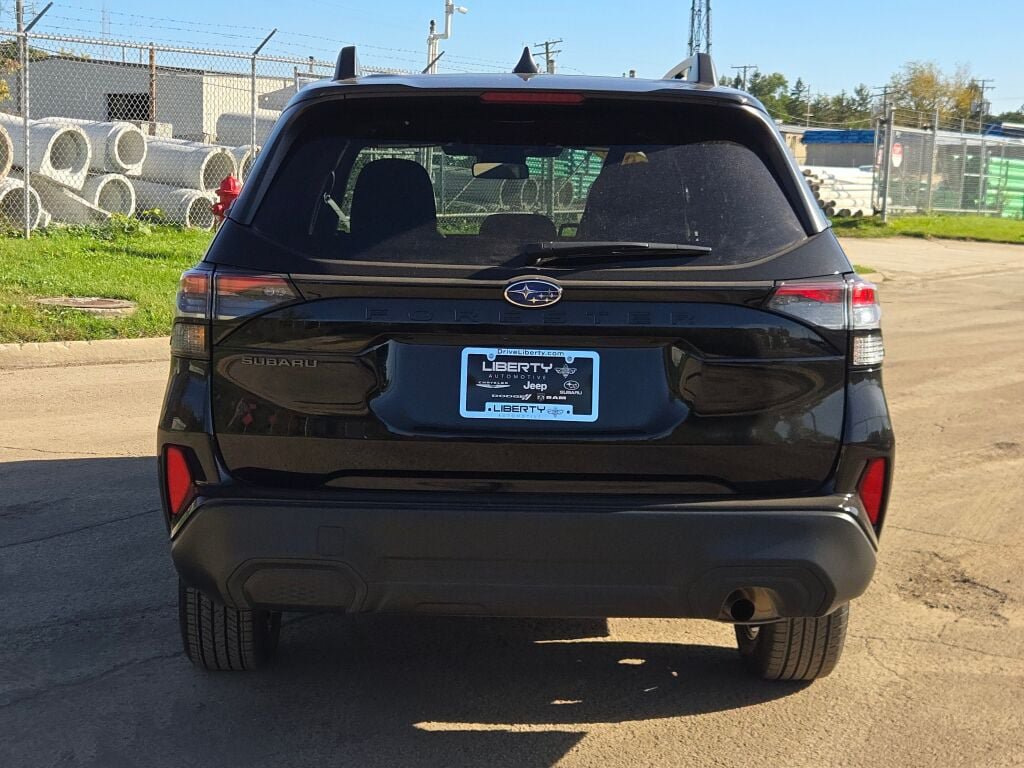 Certified 2025 Subaru Forester Premium AWD/4WD image 12