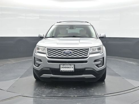 Used 2017 Ford Explorer Platinum AWD/4WD image 5