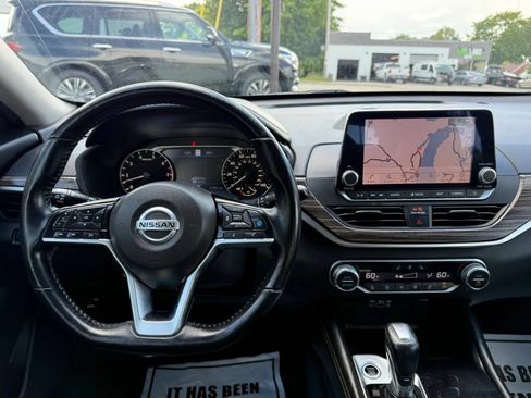 Used 2020 Nissan Altima 2.5 SL FWD image 26