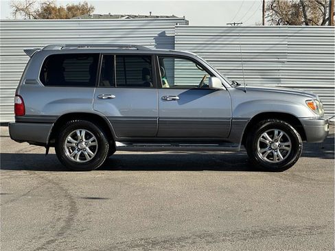 Used 2005 Lexus LX 470 4WD image 9