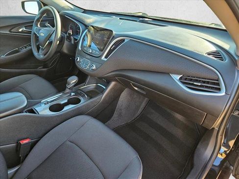 Used 2025 Chevrolet Malibu LT image 21