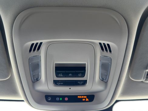 Used 2022 Buick Envision Essence w/ Safety Package FWD image 34
