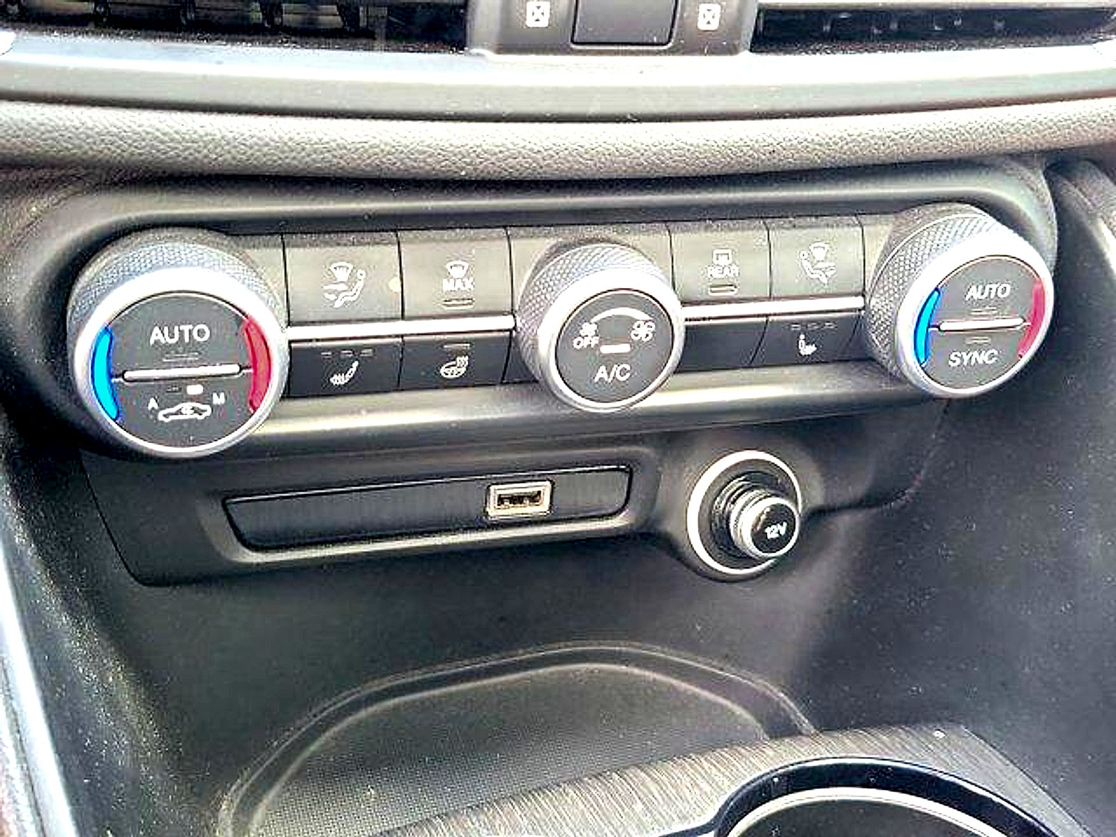 Used 2023 Alfa Romeo Giulia Ti w/ Active Assist Plus Package RWD image 35