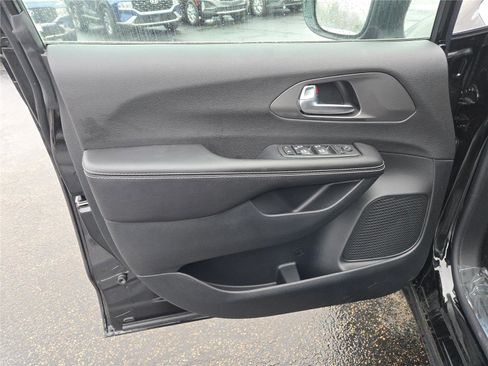 New 2026 Chrysler Voyager LX image 21