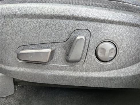 Used 2020 Hyundai Santa Fe SEL w/ Convenience + Premium Package FWD image 10
