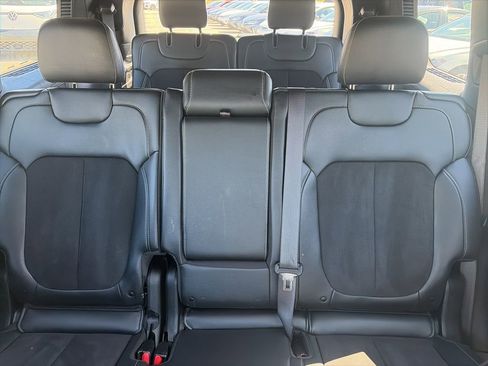 Used 2024 Jeep Grand Cherokee L Altitude image 24