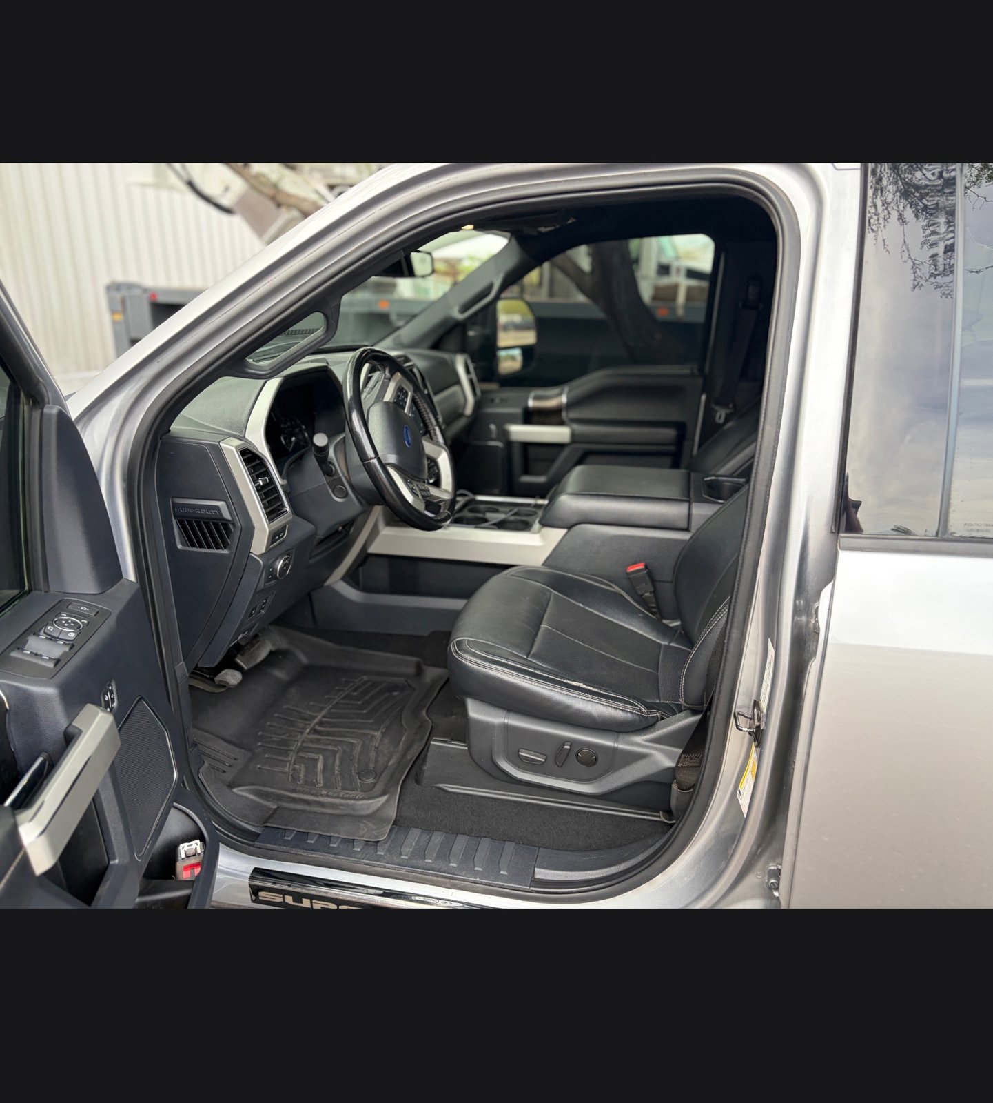 Used 2022 Ford F350 Lariat w/ Tremor Off-Road Package AWD/4WD image 11
