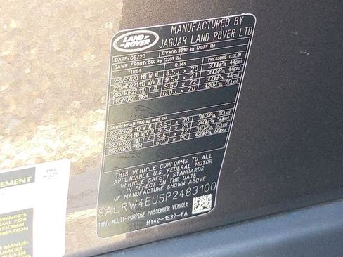 Certified 2023 Land Rover Discovery Metropolitan Edition AWD/4WD image 30