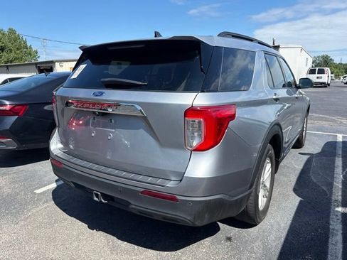 Used 2022 Ford Explorer XLT w/ Class IV Trailer Tow Package RWD image 2