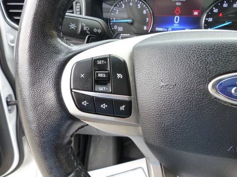 Used 2020 Ford Explorer XLT w/ Equipment Group 202A AWD/4WD image 27