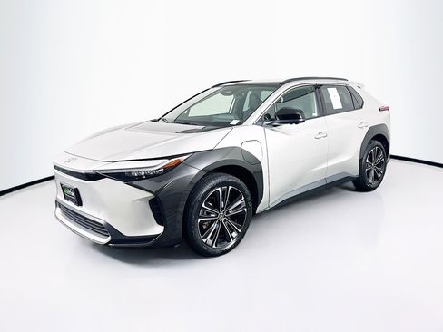 Used 2023 Toyota bZ4X AWD w/ Weather Package image 3