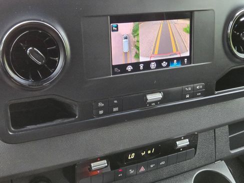 Used 2019 Mercedes-Benz Sprinter 144 image 25