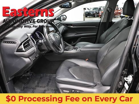Used 2022 Toyota Camry XLE FWD image 14