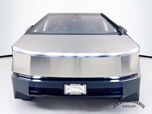 Used 2024 Tesla Cybertruck AWD Crew Cab image 2