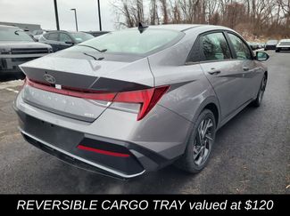 New 2025 Hyundai Elantra Limited video 3