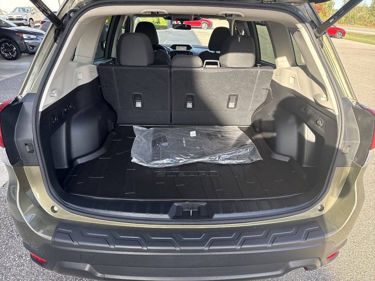 Used 2022 Subaru Forester Premium AWD/4WD image 25