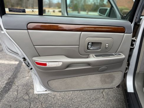 Used 1999 Cadillac De Ville D'Elegance FWD image 13