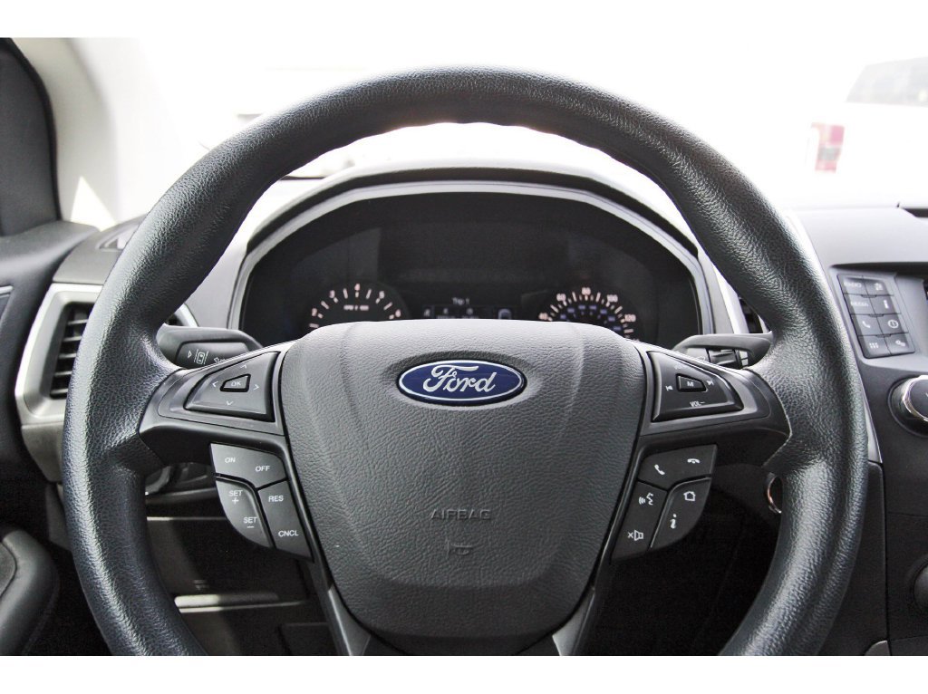 Used 2019 Ford Edge SE FWD image 16